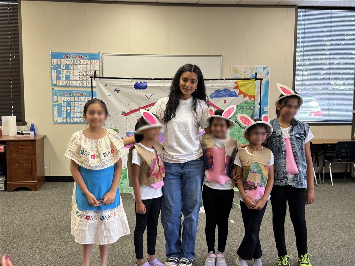 Neti with campers after the 2025 finale